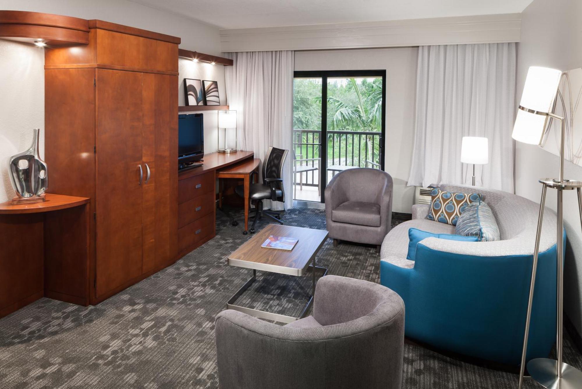 Courtyard By Marriott Miami At Dolphin Mall Hotel Sweetwater